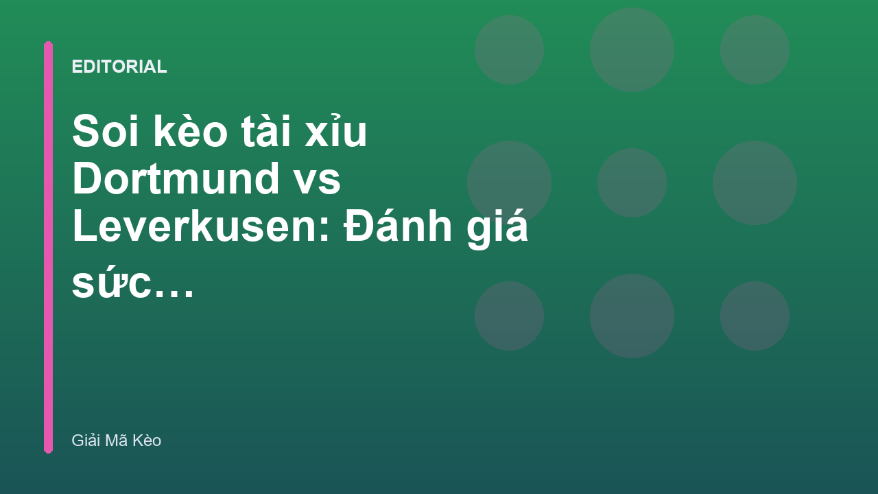 Cầu thủ Dortmund và Leverkusen tranh chấp bóng trên sân
